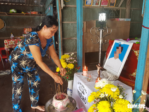 Một thanh niên treo cổ tự tử nghi do vay tiêu dùng lãi suất cao - Ảnh 1. Một thanh niên treo cổ tự tử nghi do vay tiêu dùng lãi suất cao - Ảnh 1.
