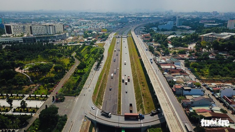 Chính thức thông xe nút giao Đại học Quốc gia, dân bớt nỗi lo kẹt xe - Ảnh 5. Chính thức thông xe nút giao Đại học Quốc gia, dân bớt nỗi lo kẹt xe - Ảnh 5.