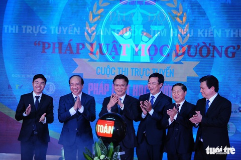 Thí sinh đoạt giải Pháp luật học đường được ưu tiên xét tuyển trường luật - Ảnh 2. Thí sinh đoạt giải Pháp luật học đường được ưu tiên xét tuyển trường luật - Ảnh 2.