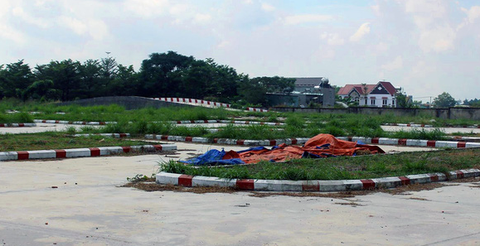 Trung tâm dạy lái xe hơn 10.000m2 ‘xây lụi’ cam kết tự tháo dỡ - Ảnh 1. Trung tâm dạy lái xe hơn 10.000m2 ‘xây lụi’ cam kết tự tháo dỡ - Ảnh 1.