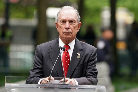 Tỉ phú Bloomberg quyết thắng tỉ phú Trump trên đường đua tổng thống - Ảnh 1. Tỉ phú Bloomberg quyết thắng tỉ phú Trump trên đường đua tổng thống - Ảnh 1.