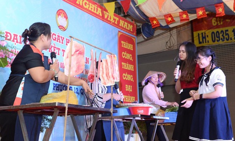 Bí thư Nguyễn Thiện Nhân dự ngày hội đại đoàn kết dân tộc - Ảnh 2. Bí thư Nguyễn Thiện Nhân dự ngày hội đại đoàn kết dân tộc - Ảnh 2.