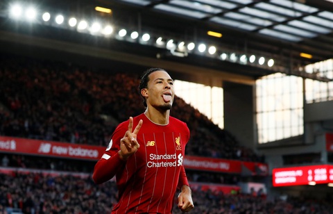 Van Dijk lập cú đúp, Liverpool bỏ xa Man City 11 điểm - Ảnh 1. Van Dijk lập cú đúp, Liverpool bỏ xa Man City 11 điểm - Ảnh 1.