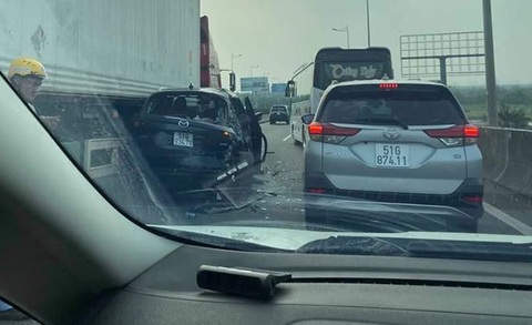 Cao tốc TP.HCM - Long Thành - Dầu Giây kẹt cứng sau tai nạn - Ảnh 3. Cao tốc TP.HCM - Long Thành - Dầu Giây kẹt cứng sau tai nạn - Ảnh 3.