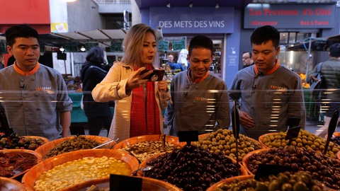 Top 3 Đầu bếp thượng đỉnh khám phá kinh đô ánh sáng Paris - Ảnh 1. Top 3 Đầu bếp thượng đỉnh khám phá kinh đô ánh sáng Paris - Ảnh 1.