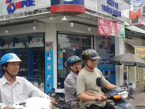 Nhà hàng, quán ăn tưng bừng, kín bàn từ sớm chờ trận chung kết U22 Việt Nam - Ảnh 5. Nhà hàng, quán ăn tưng bừng, kín bàn từ sớm chờ trận chung kết U22 Việt Nam - Ảnh 5.