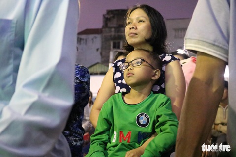 Tạm quên những cơn đau, bệnh nhi ung thư vỡ òa khi Văn Hậu ghi bàn - Ảnh 8. Tạm quên những cơn đau, bệnh nhi ung thư vỡ òa khi Văn Hậu ghi bàn - Ảnh 8.