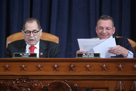 Ông Trump bị buộc tội lạm dụng quyền lực và cản trở công lý? - Ảnh 1. Ông Trump bị buộc tội lạm dụng quyền lực và cản trở công lý? - Ảnh 1.