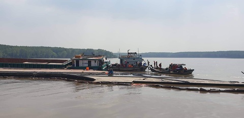 3 thợ lặn mất tích, 2 nhập viện khi trục vớt container chìm ở Cần Giờ - Ảnh 3. 3 thợ lặn mất tích, 2 nhập viện khi trục vớt container chìm ở Cần Giờ - Ảnh 3.