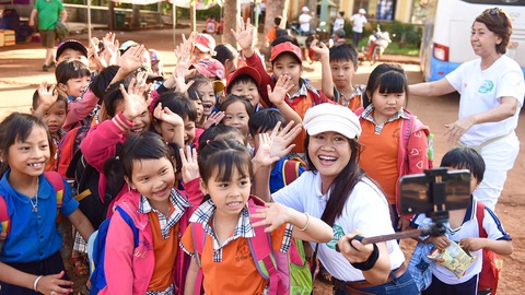 Gánh phở lên đồi cho trẻ vùng sâu - Ảnh 1. Gánh phở lên đồi cho trẻ vùng sâu - Ảnh 1.