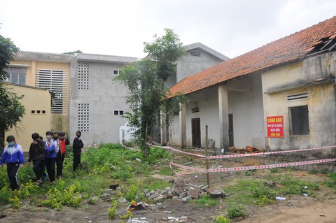Kho thuốc bảo vệ thực vật nằm trong trường học - Ảnh 1. Kho thuốc bảo vệ thực vật nằm trong trường học - Ảnh 1.