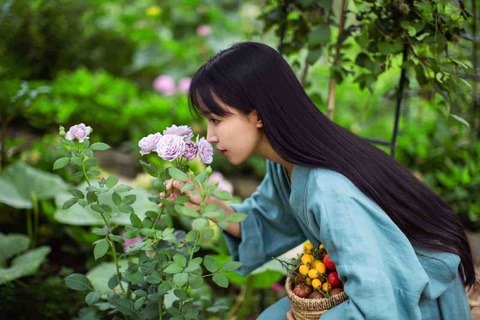 Vlog ẩm thực đẹp lung linh của cô gái 9X hút hơn cả Đài CNN - Ảnh 1. Vlog ẩm thực đẹp lung linh của cô gái 9X hút hơn cả Đài CNN - Ảnh 1.