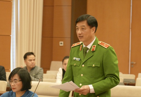 37.000 phương tiện giao thông bị thu giữ đã biến thành sắt vụn - Ảnh 2. 37.000 phương tiện giao thông bị thu giữ đã biến thành sắt vụn - Ảnh 2.