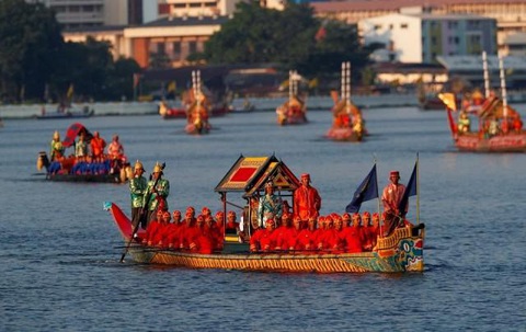 Lễ rước thuyền của vua Thái Lan, kết thúc nghi lễ lên ngôi hoàng gia - Ảnh 6.