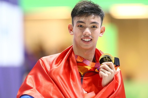 Huy Hoàng dùng chiếc huy chương cuối cùng ở SEA Games 2019 để làm từ thiện - Ảnh 1. Huy Hoàng dùng chiếc huy chương cuối cùng ở SEA Games 2019 để làm từ thiện - Ảnh 1.
