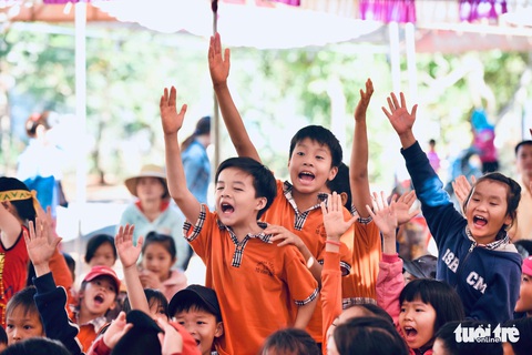 Nhịn ăn sáng háo hức chờ thưởng thức phở ngon - Ảnh 1.
