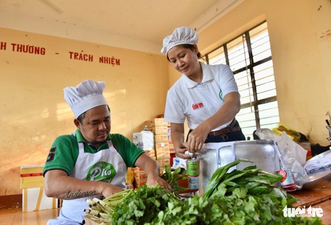 Nhóm lửa đêm trăng, sẵn sàng 1.000 tô phở cho Ngày của Phở 12-12 - Ảnh 5. Nhóm lửa đêm trăng, sẵn sàng 1.000 tô phở cho Ngày của Phở 12-12 - Ảnh 5.