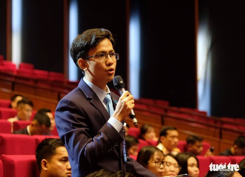 Thủ tướng Nguyễn Xuân Phúc: Sau chiến thắng bóng đá là ý chí cả dân tộc - Ảnh 3. Thủ tướng Nguyễn Xuân Phúc: Sau chiến thắng bóng đá là ý chí cả dân tộc - Ảnh 3.