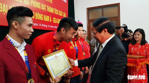 Hải Phòng thưởng nóng thủ môn Văn Toản và các VĐV đoạt huy chương SEA Games - Ảnh 1. Hải Phòng thưởng nóng thủ môn Văn Toản và các VĐV đoạt huy chương SEA Games - Ảnh 1.