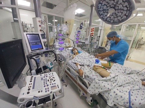 Huy động nhiều bác sĩ đã tan ca trở lại bệnh viện, cứu sống bệnh nhi viêm cơ tim tối cấp - Ảnh 1. Huy động nhiều bác sĩ đã tan ca trở lại bệnh viện, cứu sống bệnh nhi viêm cơ tim tối cấp - Ảnh 1.