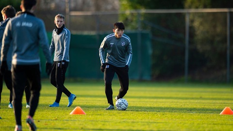 Văn Hậu được đăng ký thi đấu cho CLB Heerenveen ở trận gặp Willem II - Ảnh 1. Văn Hậu được đăng ký thi đấu cho CLB Heerenveen ở trận gặp Willem II - Ảnh 1.