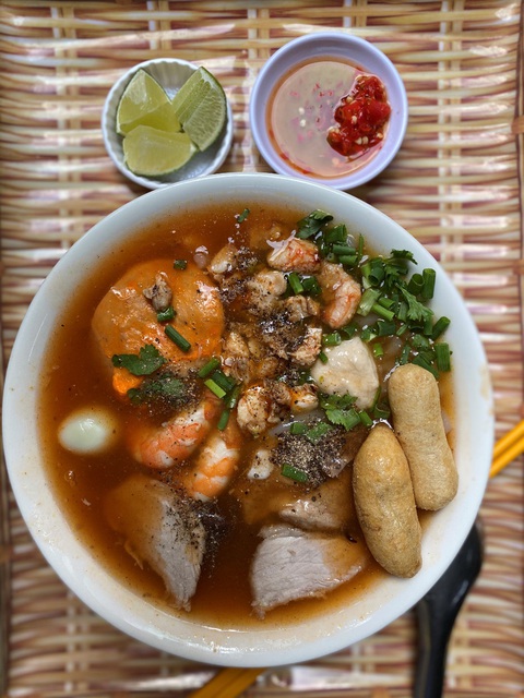 Mẹ bỉm hai con túi rủng rỉnh tiền nhờ hàng bánh canh trên ứng dụng đặt đồ ăn - Ảnh 1. Mẹ bỉm hai con túi rủng rỉnh tiền nhờ hàng bánh canh trên ứng dụng đặt đồ ăn - Ảnh 1.