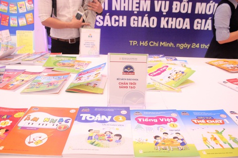 Quan chức nhận thù lao của Nhà xuất bản Giáo Dục: Lo ngại giá sách sẽ cao! - Ảnh 4. Quan chức nhận thù lao của Nhà xuất bản Giáo Dục: Lo ngại giá sách sẽ cao! - Ảnh 4.
