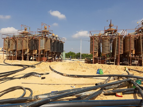 Dừng đào titan ven biển, dành đất để phát triển du lịch nghỉ dưỡng - Ảnh 1. Dừng đào titan ven biển, dành đất để phát triển du lịch nghỉ dưỡng - Ảnh 1.