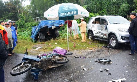 Tai nạn liên hoàn, anh em sinh đôi thương vong khi chưa kịp đến lớp học - Ảnh 1. Tai nạn liên hoàn, anh em sinh đôi thương vong khi chưa kịp đến lớp học - Ảnh 1.
