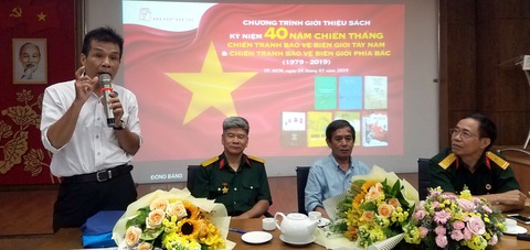 Làng sách 2019: Khuyến đọc, môi trường, và... hồn nhiên vi phạm - Ảnh 5. Làng sách 2019: Khuyến đọc, môi trường, và... hồn nhiên vi phạm - Ảnh 5.