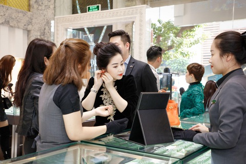 Khánh thành Trung tâm Kim hoàn Lộc Phúc Fine Jewelry đầu tiên tại Hà Nội - Ảnh 1. Khánh thành Trung tâm Kim hoàn Lộc Phúc Fine Jewelry đầu tiên tại Hà Nội - Ảnh 1.