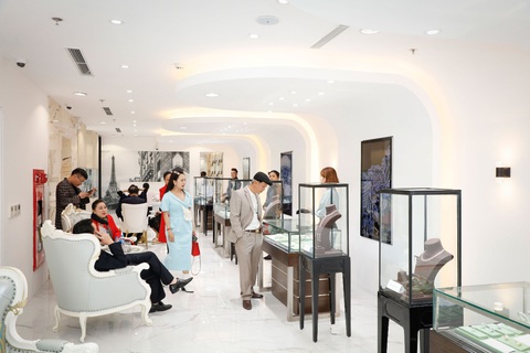 Khánh thành Trung tâm Kim hoàn Lộc Phúc Fine Jewelry đầu tiên tại Hà Nội - Ảnh 2. Khánh thành Trung tâm Kim hoàn Lộc Phúc Fine Jewelry đầu tiên tại Hà Nội - Ảnh 2.