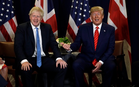 Ông Trump nói bầu cử Anh báo hiệu ông thắng cử năm 2020 - Ảnh 1. Ông Trump nói bầu cử Anh báo hiệu ông thắng cử năm 2020 - Ảnh 1.