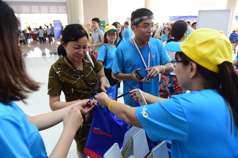 Hơn 1,5 tỉ đồng ủng hộ bệnh nhi ung thư tại Ngày hội Hoa hướng dương 2019 - Ảnh 18. Hơn 1,5 tỉ đồng ủng hộ bệnh nhi ung thư tại Ngày hội Hoa hướng dương 2019 - Ảnh 18.