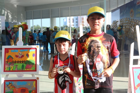 Hơn 1,5 tỉ đồng ủng hộ bệnh nhi ung thư tại Ngày hội Hoa hướng dương 2019 - Ảnh 9. Hơn 1,5 tỉ đồng ủng hộ bệnh nhi ung thư tại Ngày hội Hoa hướng dương 2019 - Ảnh 9.