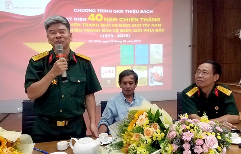 Làng sách 2019: Khuyến đọc, môi trường, và... hồn nhiên vi phạm - Ảnh 11. Làng sách 2019: Khuyến đọc, môi trường, và... hồn nhiên vi phạm - Ảnh 11.