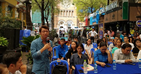 Làng sách 2019: Khuyến đọc, môi trường, và... hồn nhiên vi phạm - Ảnh 2. Làng sách 2019: Khuyến đọc, môi trường, và... hồn nhiên vi phạm - Ảnh 2.