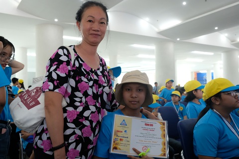Bệnh nhi ung thư mong mỏi: Hết bệnh, con lại về đi học - Ảnh 4. Bệnh nhi ung thư mong mỏi: Hết bệnh, con lại về đi học - Ảnh 4.