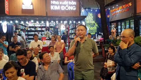 Thú chơi sách của Vương Hồng Sển thắng đấu giá 35 triệu đồng - Ảnh 3. Thú chơi sách của Vương Hồng Sển thắng đấu giá 35 triệu đồng - Ảnh 3.