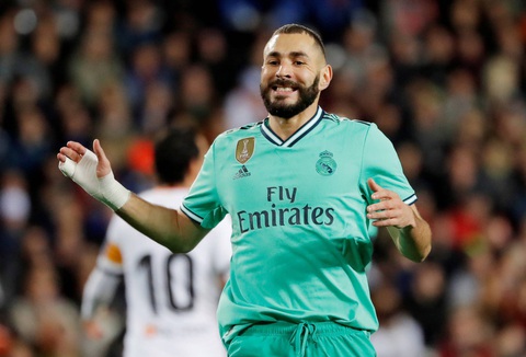 Benzema nổ súng phút 90+4 giúp R.M có 1 điểm - Ảnh 1. Benzema nổ súng phút 90+4 giúp R.M có 1 điểm - Ảnh 1.