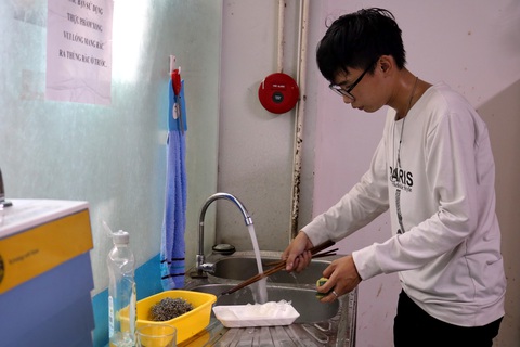 Khu chợ 0 đồng cho sinh viên - Ảnh 7. Khu chợ 0 đồng cho sinh viên - Ảnh 7.