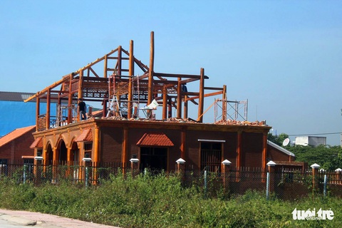Buộc tháo dỡ biệt thự tiền tỉ xây dựng trái phép trên đất nông nghiệp - Ảnh 1. Buộc tháo dỡ biệt thự tiền tỉ xây dựng trái phép trên đất nông nghiệp - Ảnh 1.