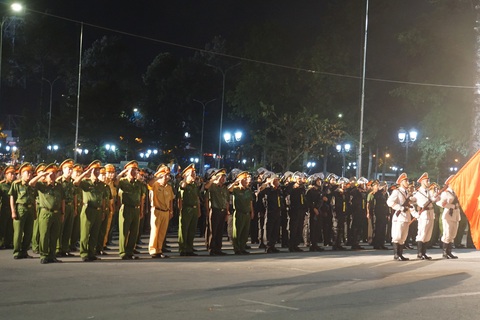 Tân giám đốc Công an Đồng Nai: Kiên quyết trừng trị, tấn công vào các băng nhóm tội phạm - Ảnh 3. Tân giám đốc Công an Đồng Nai: Kiên quyết trừng trị, tấn công vào các băng nhóm tội phạm - Ảnh 3.