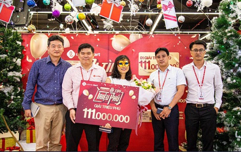 LOTTE Mart trao giải Triệu phú 111 triệu đồng cho khách hàng - Ảnh 2. LOTTE Mart trao giải Triệu phú 111 triệu đồng cho khách hàng - Ảnh 2.