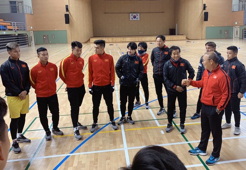 Trung vệ Đình Trọng đã tập chung cùng đội tuyển U23 Việt Nam - Ảnh 1. Trung vệ Đình Trọng đã tập chung cùng đội tuyển U23 Việt Nam - Ảnh 1.