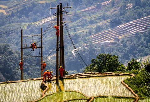 65 năm EVN - một chặng đường đầy gian lao nhưng tự hào - Ảnh 1. 65 năm EVN - một chặng đường đầy gian lao nhưng tự hào - Ảnh 1.