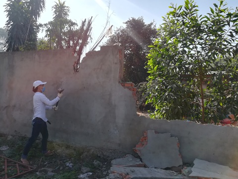 Cưỡng chế 16 căn nhà trái phép trong khu đại học Thủ Đức - Ảnh 1. Cưỡng chế 16 căn nhà trái phép trong khu đại học Thủ Đức - Ảnh 1.