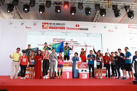 Giải Marathon quốc tế TP.HCM Techcombank 2019: Cùng nhau vượt trội hơn mỗi ngày - Ảnh 2. Giải Marathon quốc tế TP.HCM Techcombank 2019: Cùng nhau vượt trội hơn mỗi ngày - Ảnh 2.