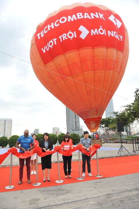 Giải Marathon quốc tế TP.HCM Techcombank 2019: Cùng nhau vượt trội hơn mỗi ngày - Ảnh 4. Giải Marathon quốc tế TP.HCM Techcombank 2019: Cùng nhau vượt trội hơn mỗi ngày - Ảnh 4.
