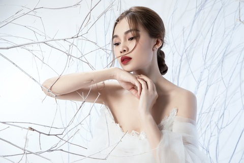 Giang Hồng Ngọc ra mắt MV ‘Tình đến rồi đi’ và album Giáng sinh ‘Đông buồn’ - Ảnh 4. Giang Hồng Ngọc ra mắt MV ‘Tình đến rồi đi’ và album Giáng sinh ‘Đông buồn’ - Ảnh 4.